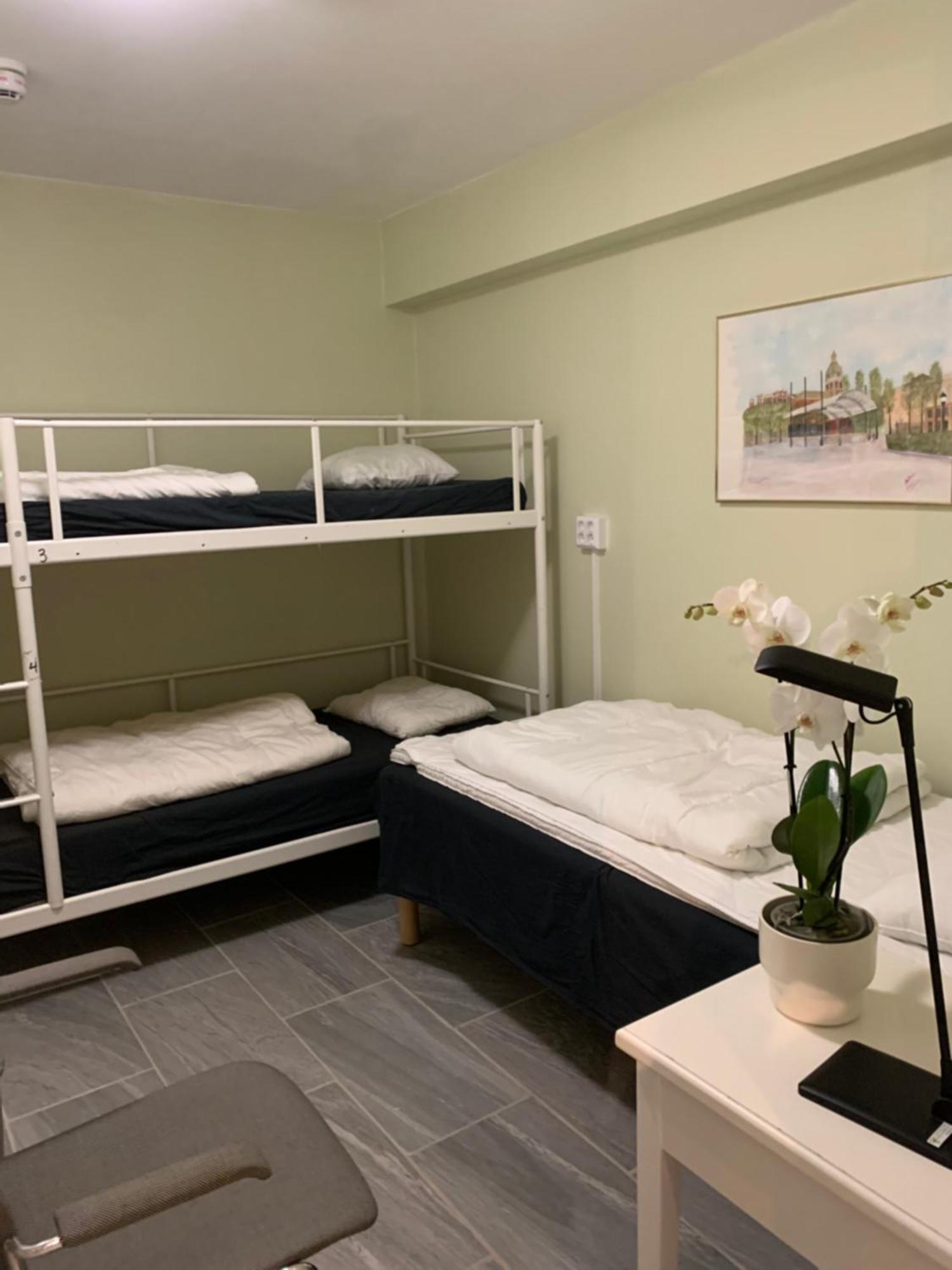 Basic Triple Room with Shared Bathroom